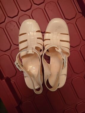 Women’s Pink Jelly Sandals with Buckle Strap